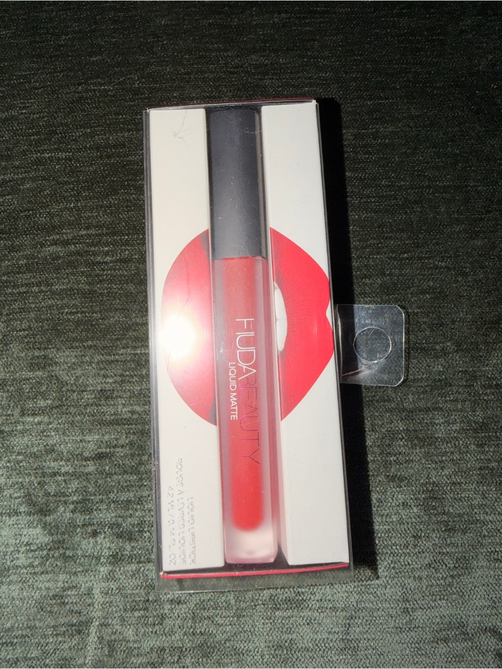 HUDA BEAUTY Liquid Matte Lipstick - Bright Coral Red